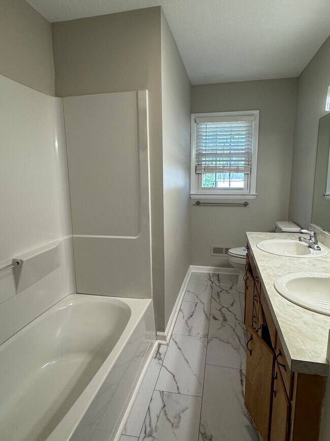 Building Photo - Darling on Deborah