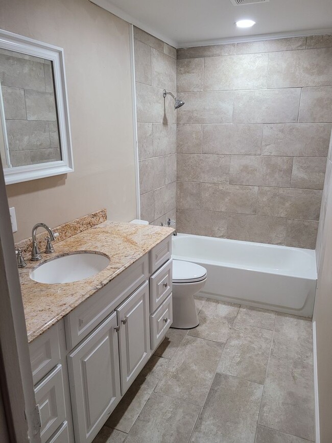 Building Photo - Big House on a Big Fenced Lot on the West Side of Jacksonville