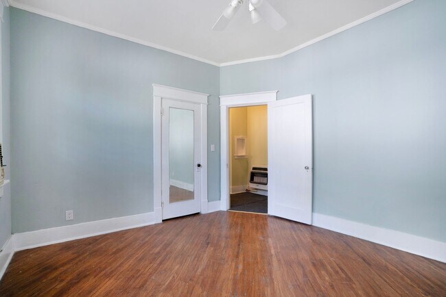 Building Photo - Charming Historic 2BR Apartment with Garag...