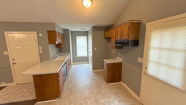 Building Photo - 5864 Ashridge Pl
