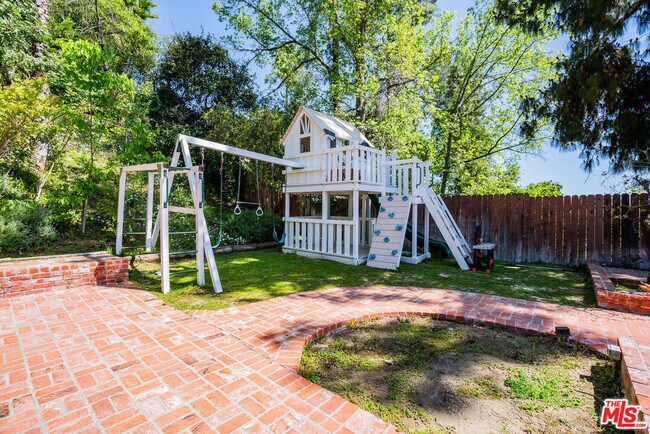 Building Photo - 4415 Conchita Way