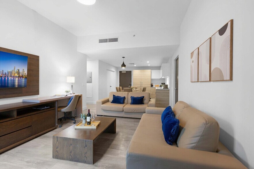 Building Photo - 777 N Ocean Dr