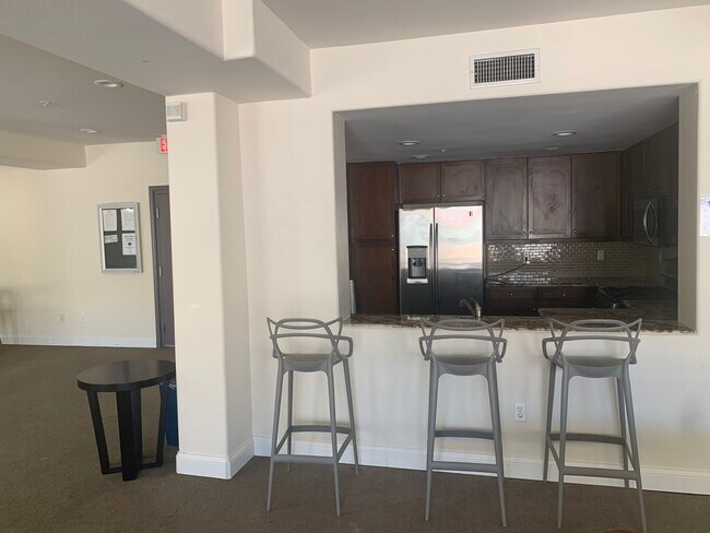 Building Photo - 360 W Avenue 26