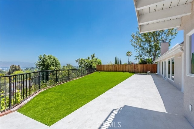 Building Photo - 16973 Strawberry Dr