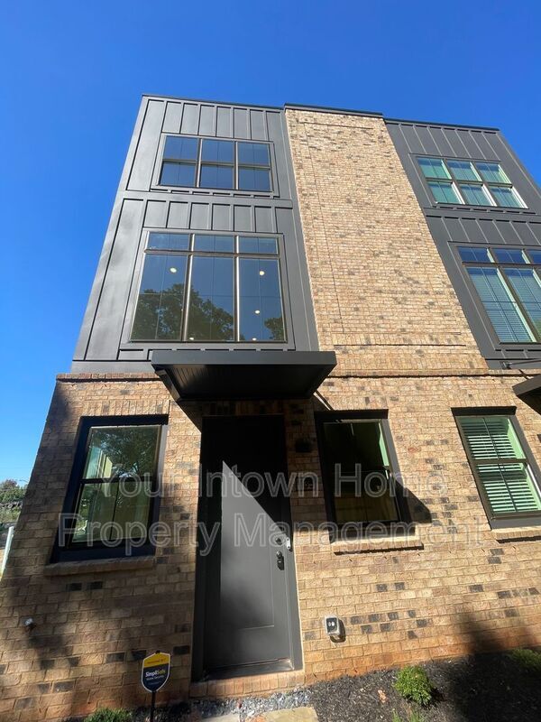 Building Photo - 1135 West Marietta St NW