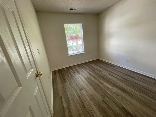 Building Photo - 6228 Sid Crane Dr