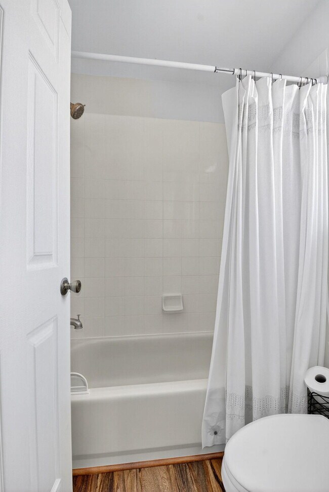 Building Photo - 7306 Spinnaker Bay Dr