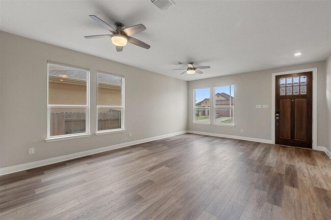 Building Photo - 1709 Stinnett Dr