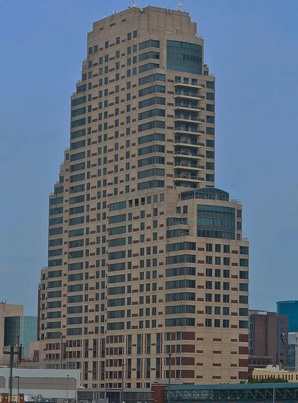 Building Photo - 114 Campau Cir NW