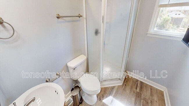 Building Photo - 111 Collins Ave