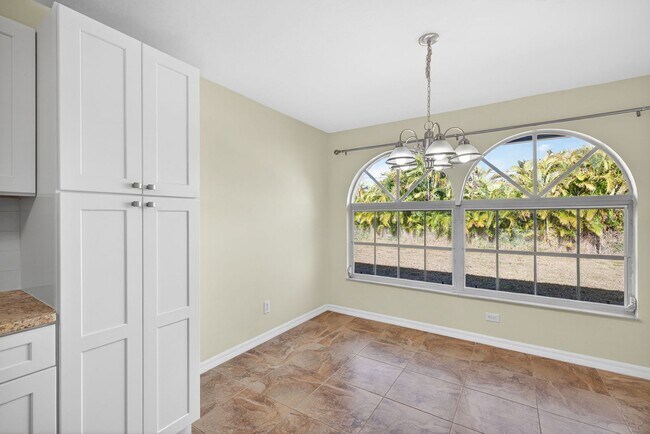 Building Photo - 2 Bedroom 2 bath Oversized Duplex with 2 Car Garage