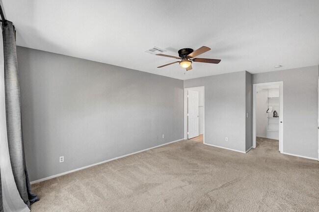 Building Photo - Stunning Summerlin Townhome!