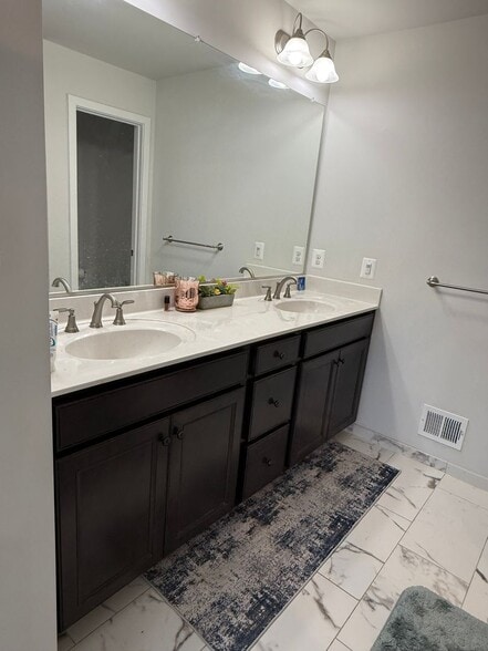 Building Photo - 22102 Cabin Branch Ave