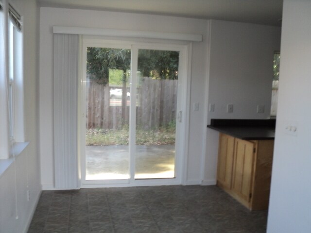 Building Photo - 521 Vance Lake Ln