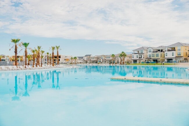 Building Photo - 2-Bed 2-Bath Desert Color Condo!!