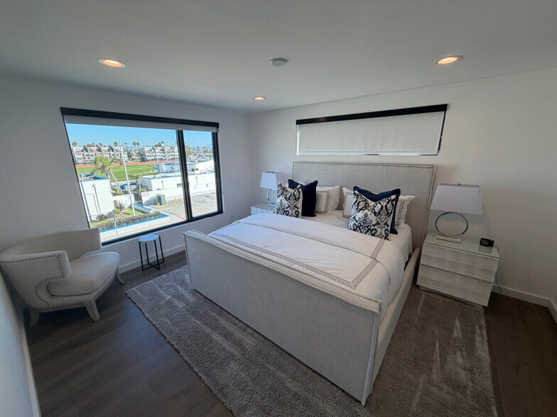 Building Photo - 116 W Channel Islands Blvd