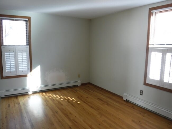 Building Photo - Rattlesnake area house