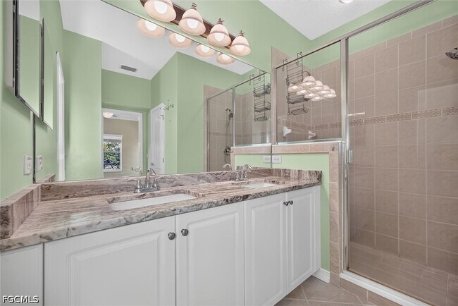 Building Photo - 3241 Cottonwood Bend