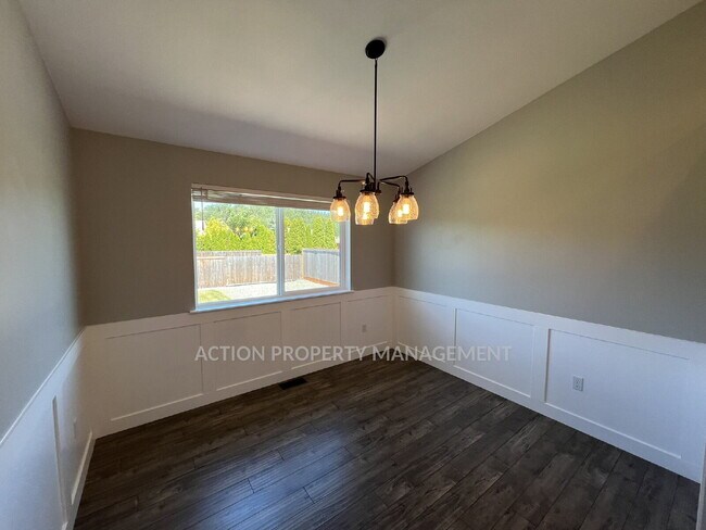 Building Photo - 3 bed 2 bath home in Sequim, close to everything