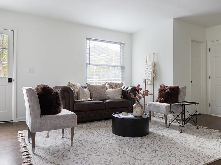 Building Photo - 205 Leake Ave