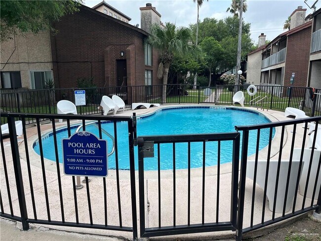 Building Photo - 95 Poinciana Dr