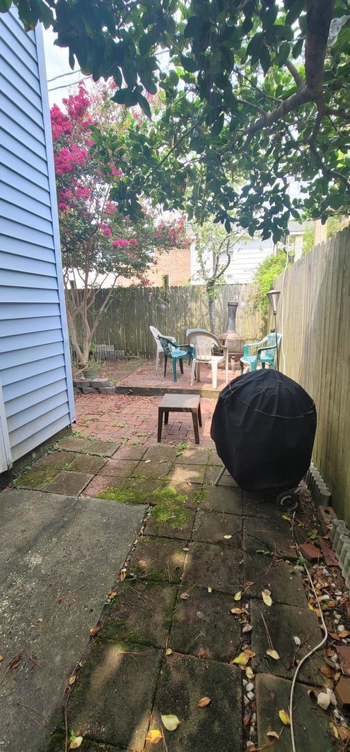 Building Photo - Spacious 2-Bedroom, 2.5-Bath Townhouse – C...