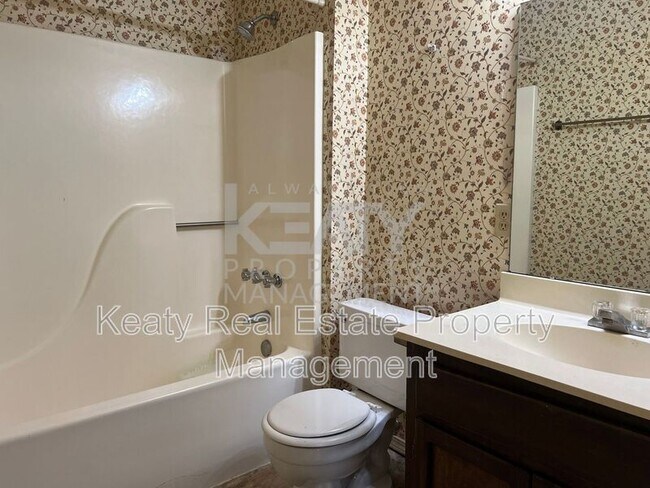Building Photo - 127 Marietta Dr