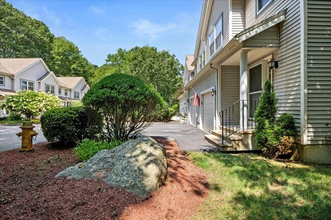 Building Photo - 116 Weatherstone Dr