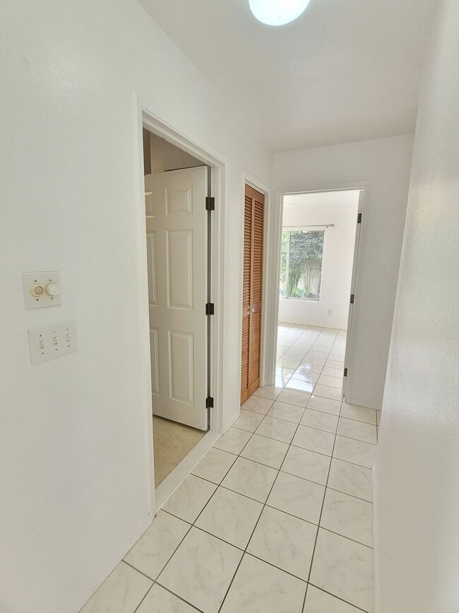 Building Photo - 3BD 2BA HOME IN HILO'S WAIAKEA HEIGHTS