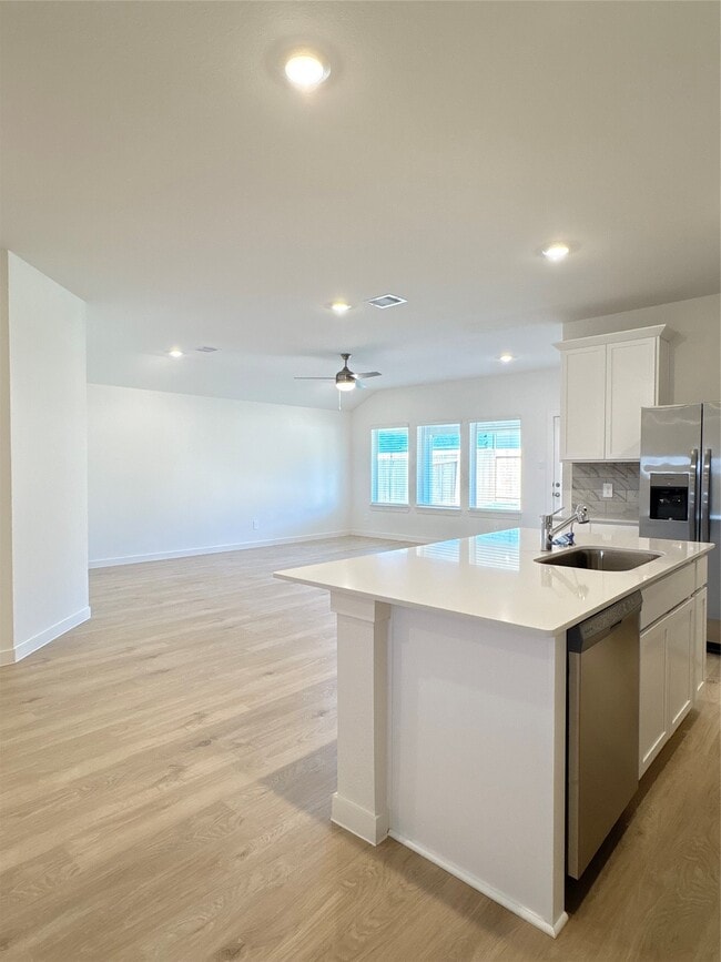 Building Photo - 31114 Royal Acres Ct