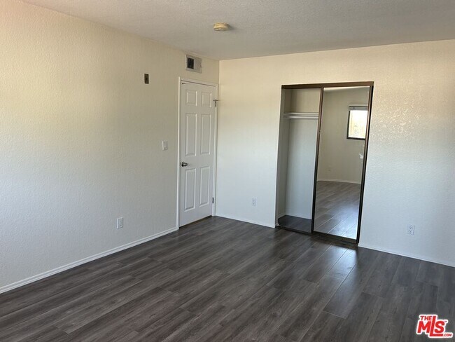 Building Photo - 4353 Coldwater Canyon Ave