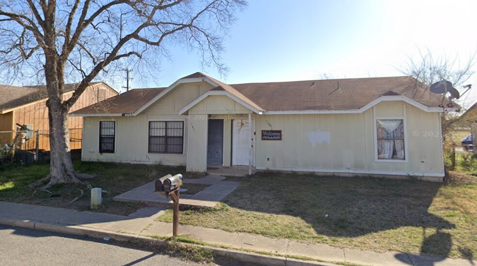 Primary Photo - 7802 Faircrown Dr