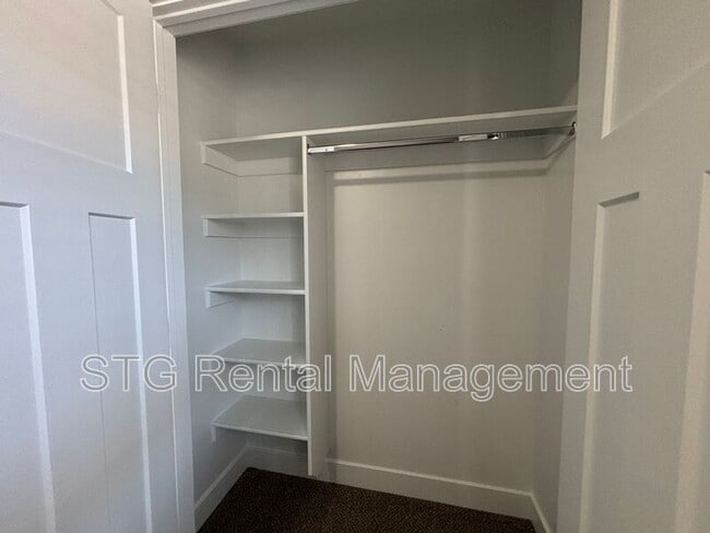 Building Photo - 1509 W Topaz Dr