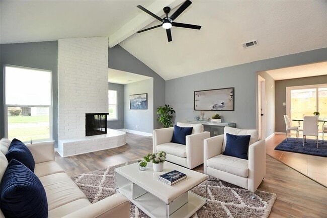 Building Photo - 17022 Quail Park Dr