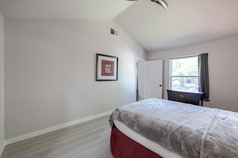 Building Photo - 12315 Thompkins Dr