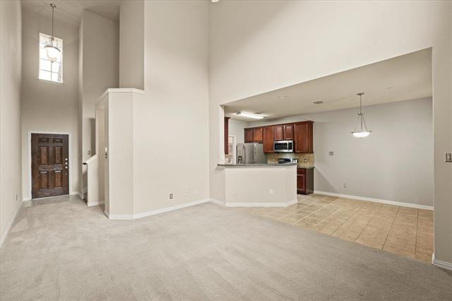 Building Photo - 315 Basil St