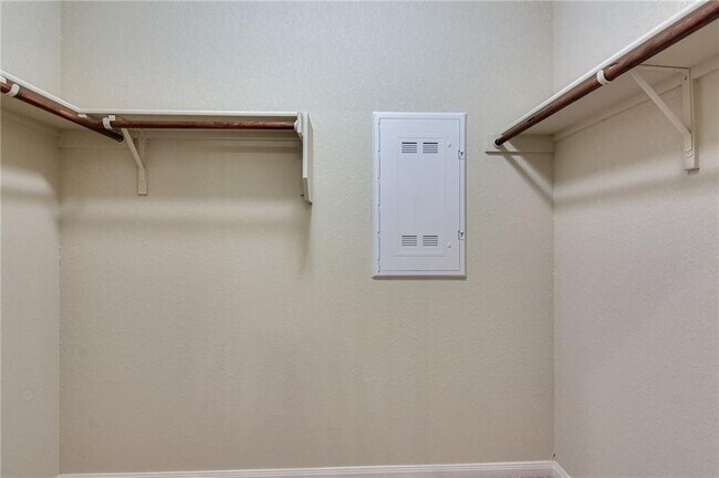 Building Photo - 309 Naset Dr