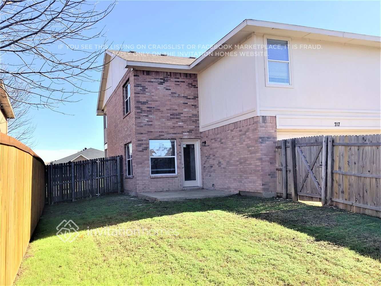 Building Photo - 717 Duke Dr