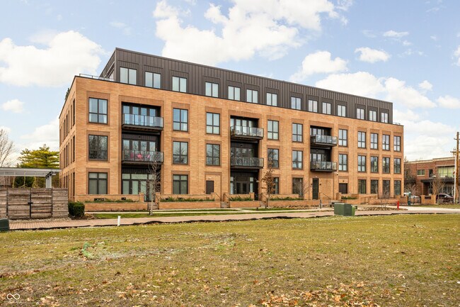 Building Photo - 877 N East St