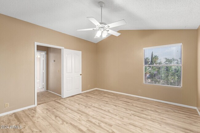 Building Photo - 4453 E Wildwood Dr