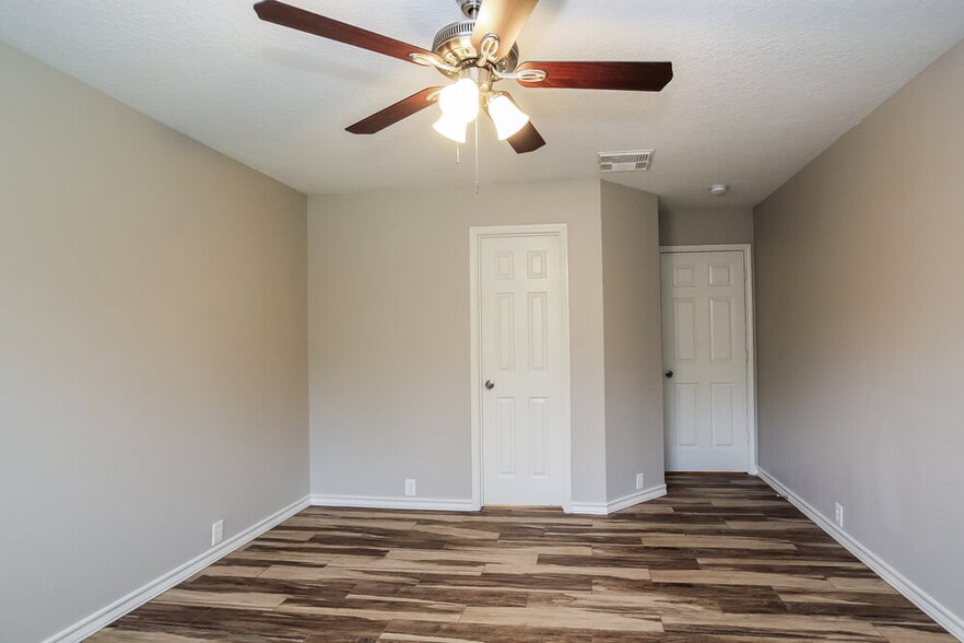 Building Photo - 18207 Trinity Knoll Way