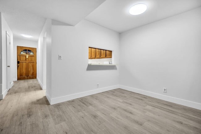 Building Photo - Charming 2BR Townhome with Private Patio – Ready for You!