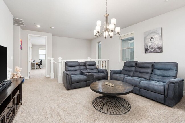 Building Photo - Copper River Canvas on the Bluffs! 4B/3BA ...
