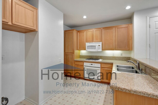 Building Photo - 2 BR / 2.5 BA 1244 Sq ft. San Miguel Ranch/ Chula Vista Townhome