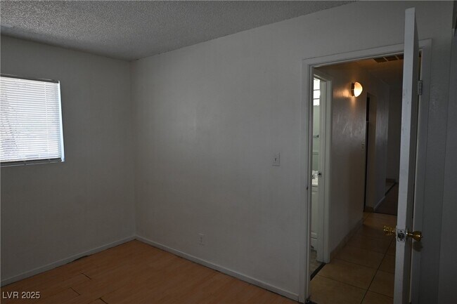 Building Photo - 2301 Stewart Ave