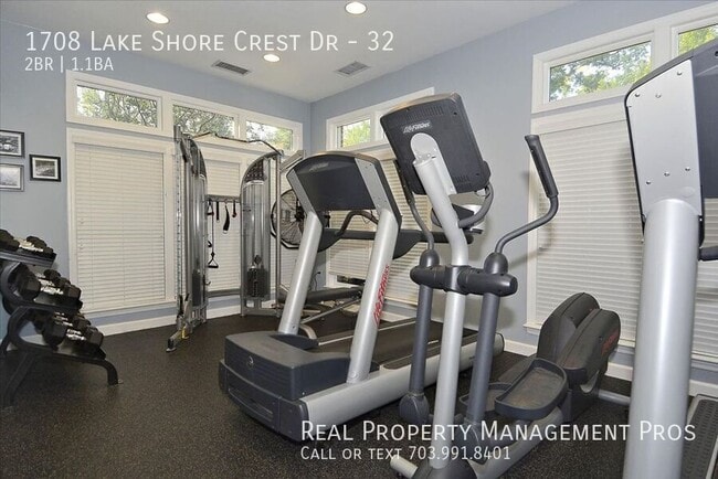 Building Photo - 1708 Lake Shore Crest Dr
