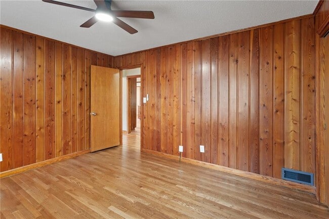 Building Photo - 798 Bank St SE