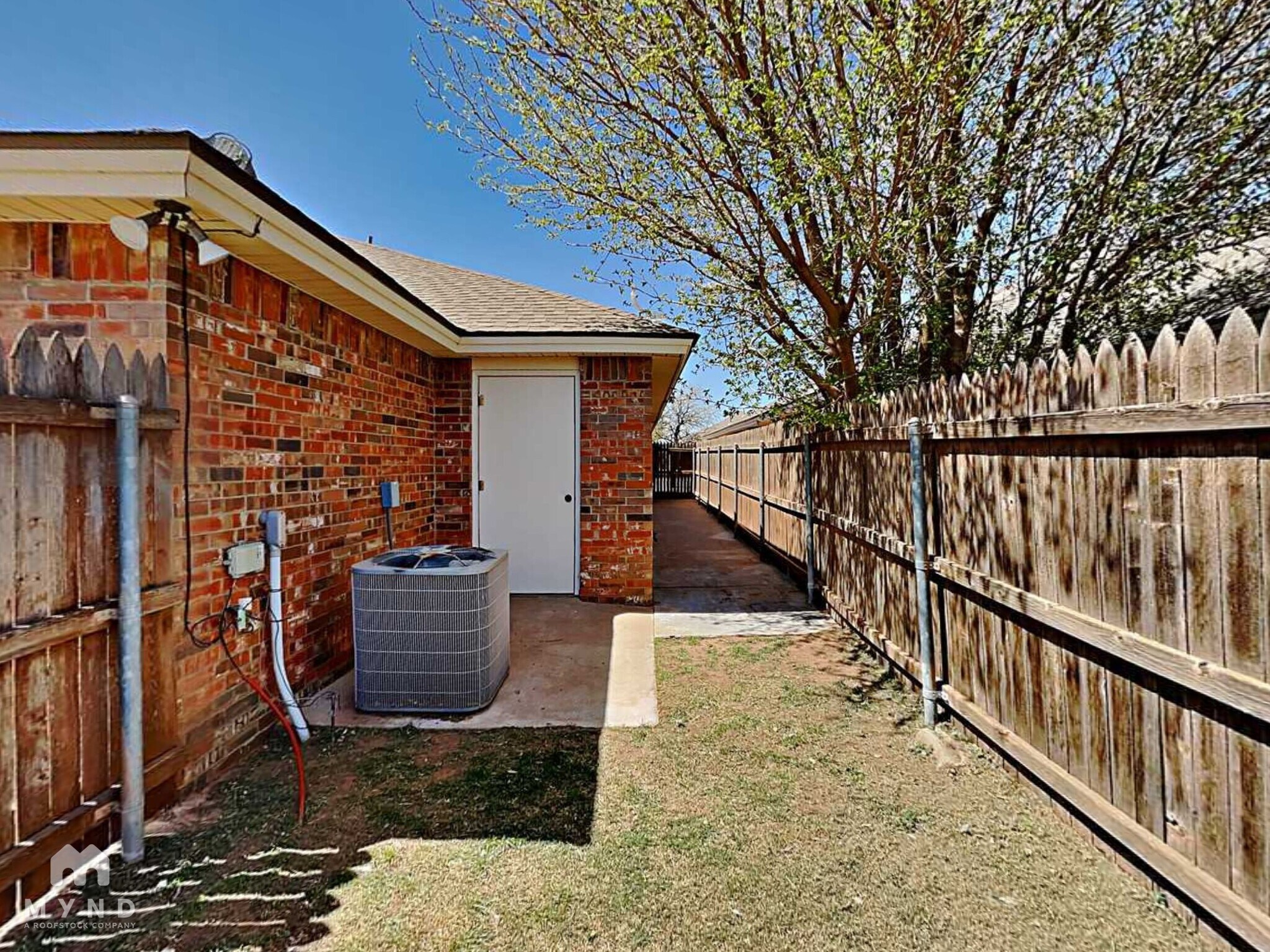 Building Photo - 524 N Brentwood Ave