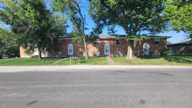Primary Photo - 105 Shari Dr