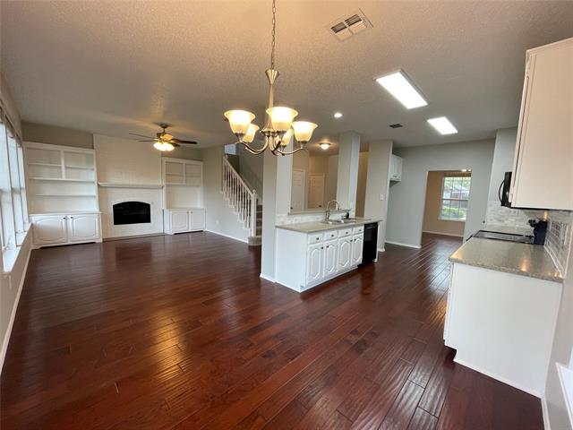 Building Photo - 2713 Chatsworth Dr